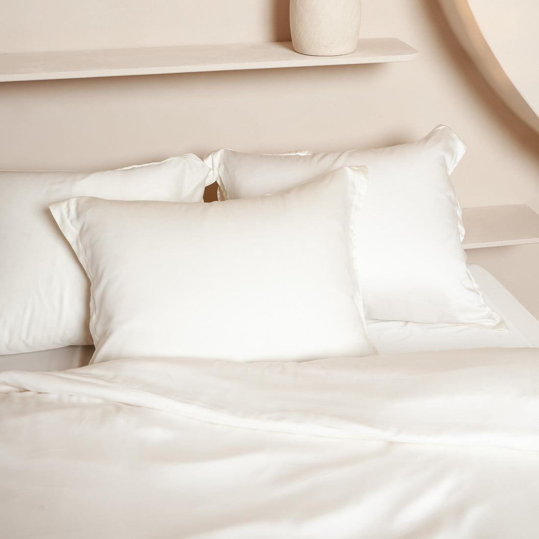 Coco & Cici - TENCEL - Sateen kussensloop Off White - 1 kussensloop 80x80