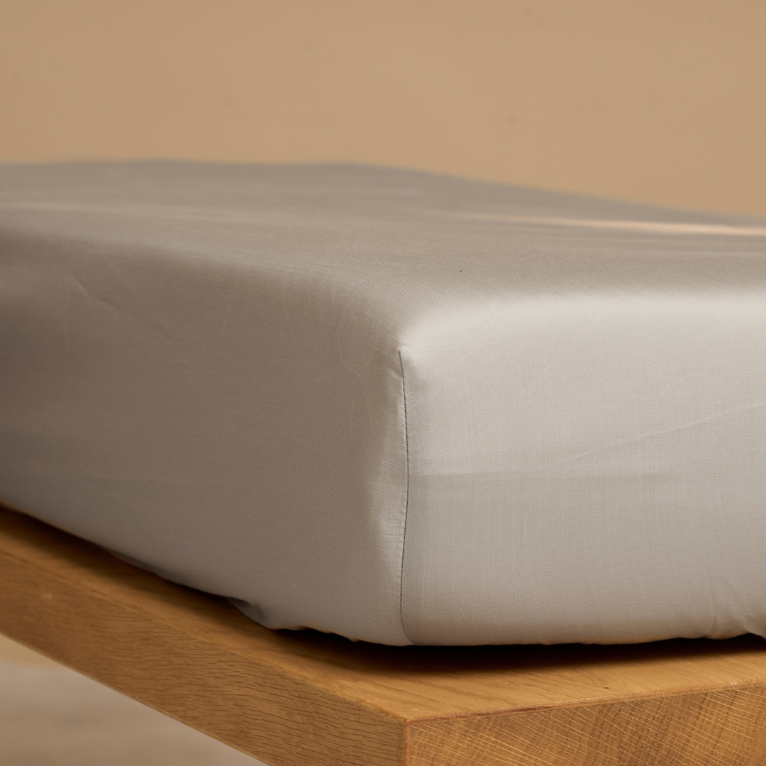 Coco & Cici - Tencel Sateen Hoeslaken Topper 180 x 200 x 10 cm - 2 Persoons Beddengoed - Lyocell - Elastiek Rondom - Taupe - Extra Zacht