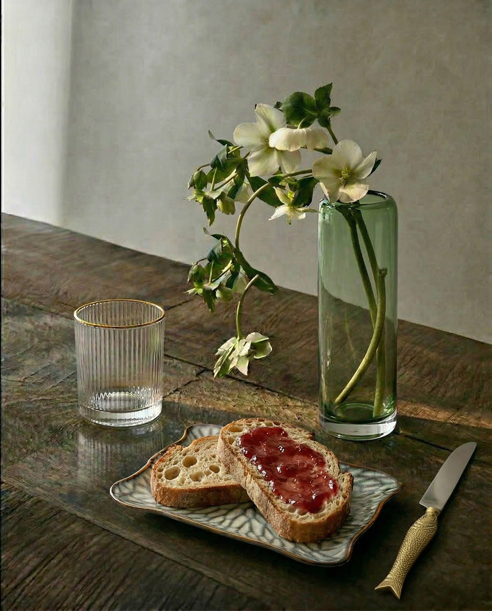 The Tall Vert Vase - Green