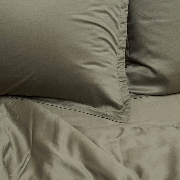 Coco & Cici - TENCEL Twill Kussensloop Olijfgroen - 1 kussensloop 65x65