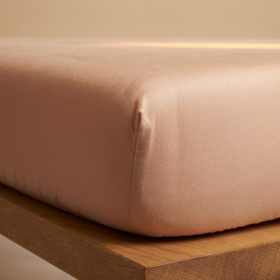Coco & Cici - Tencel Twill Hoeslaken 60 x 120 cm - 1 Persoons Beddengoed - Kinderbeddengoed - Lyocell - Hypoallergeen & Extra Zacht - Peach