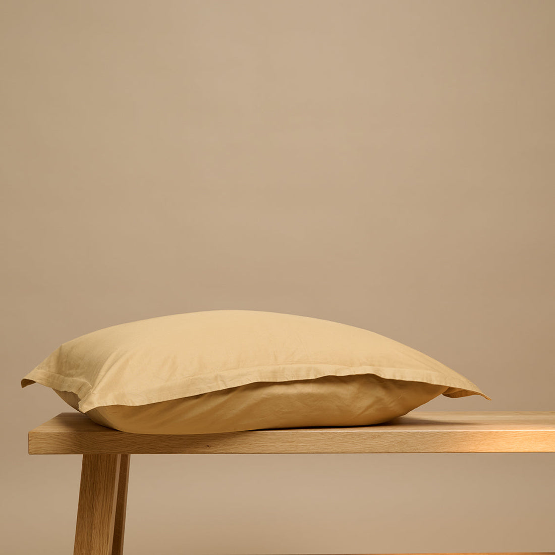 Coco & Cici - TENCEL Twill Kussensloop Okergeel - 1 kussensloop 50x60